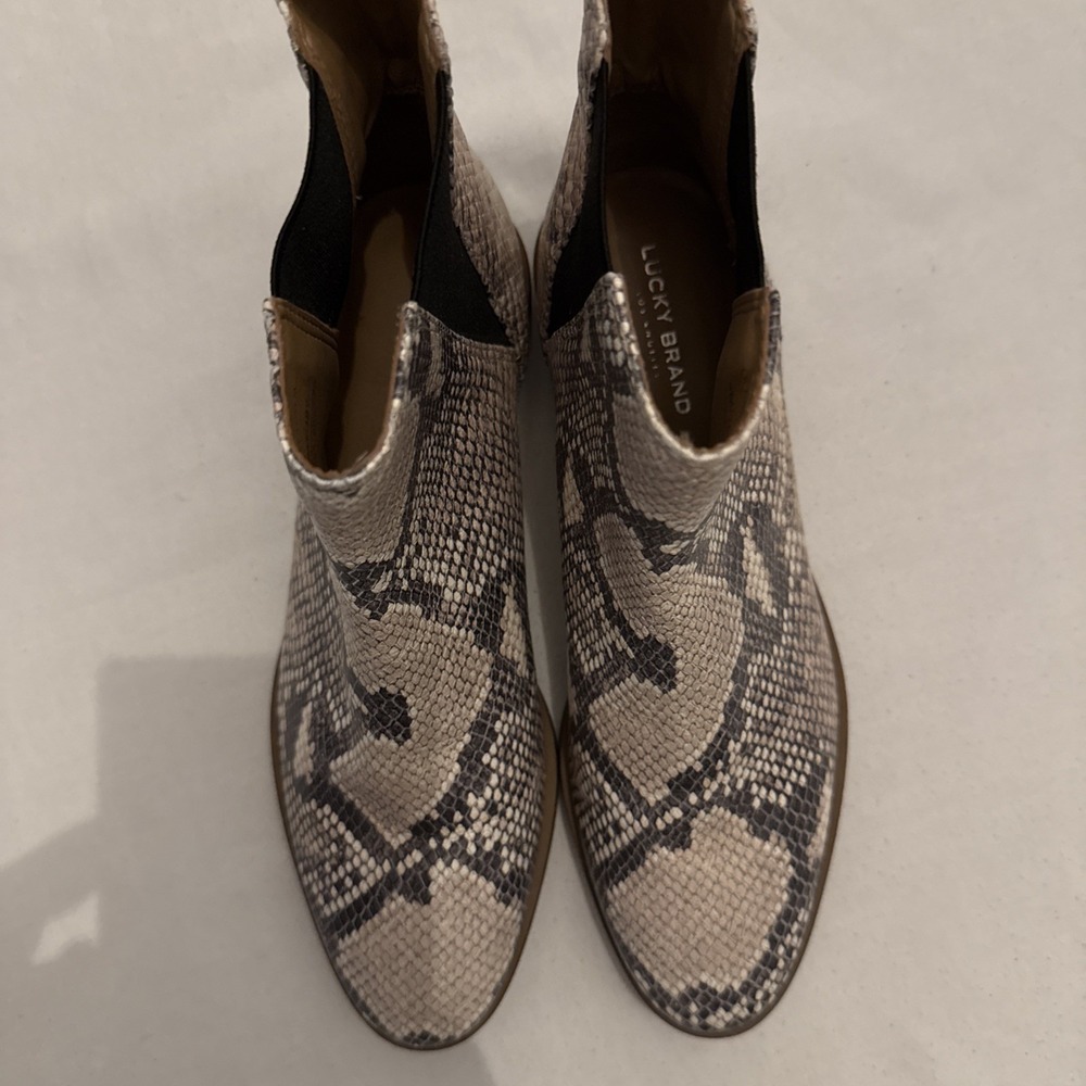 Lucky Brand Women Chelsea Snake Skin Haylia Boots Brown Animal Print Size 8